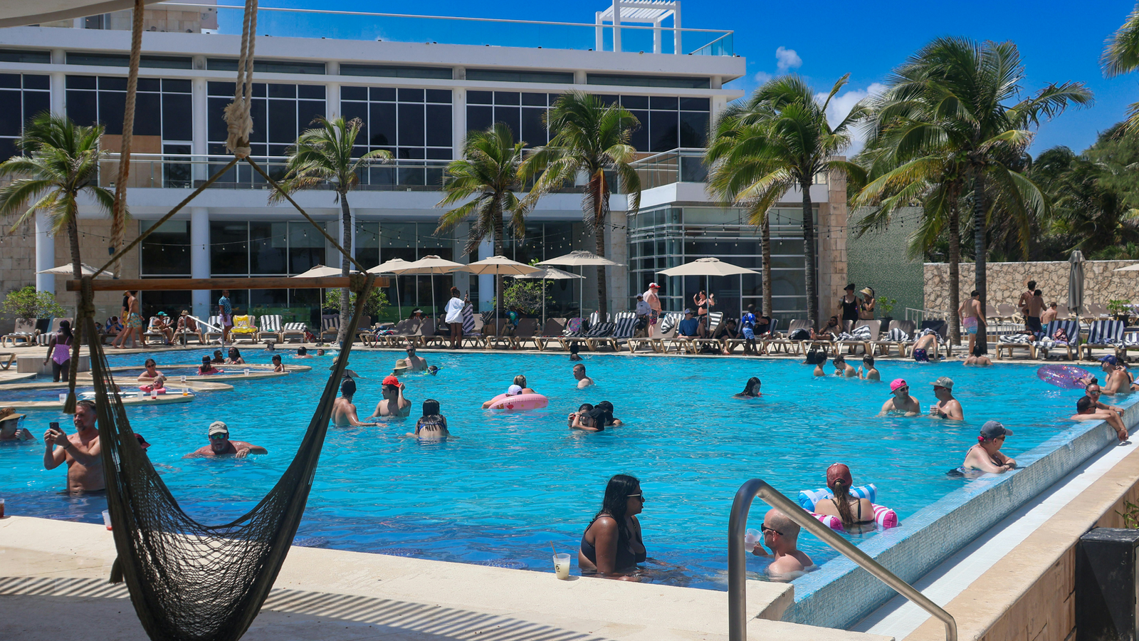 infinity pool 20