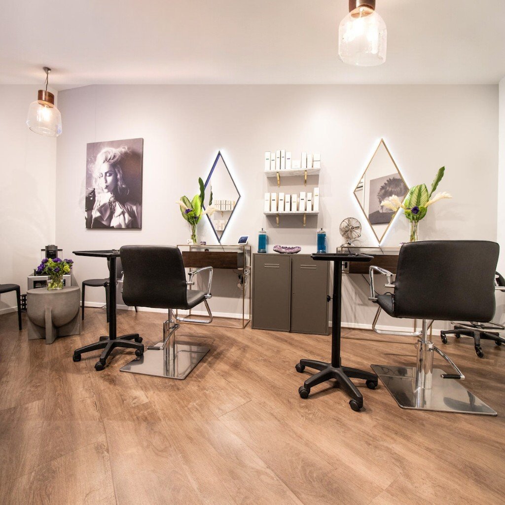 manicure-pedicure-station-with-massor-maroc (2)